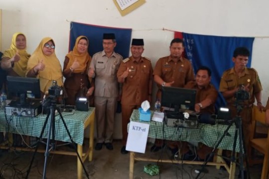 Wakil Bupati Palas Hadiri Acara Pelayanan Keliling Kependudukan dan Pencatatan Sipil